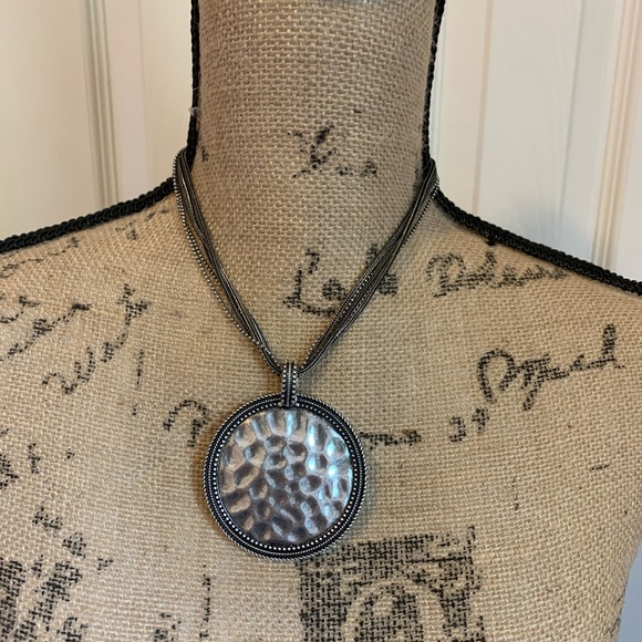 Premier Designs Necklace with Medallion - Picture 2 of 6